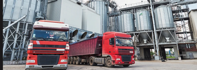 Transporte de material na usina de cimento 