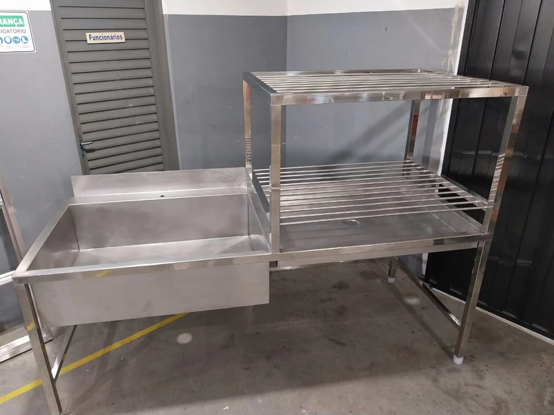 Mesa Bancada em Aço Inox