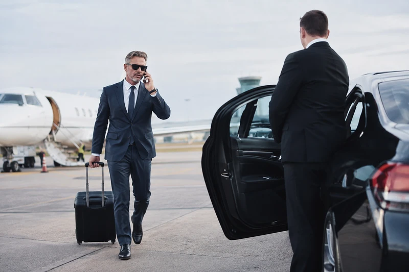 Manchester Airport to Lancaster Transfers | Neves JR