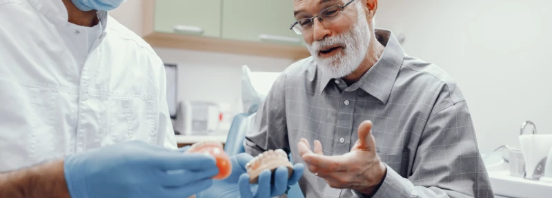 Como funciona o implante dentário?