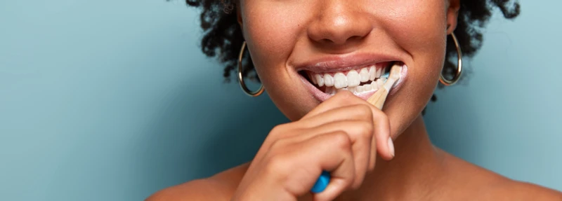 Quem não pode fazer clareamento dental?