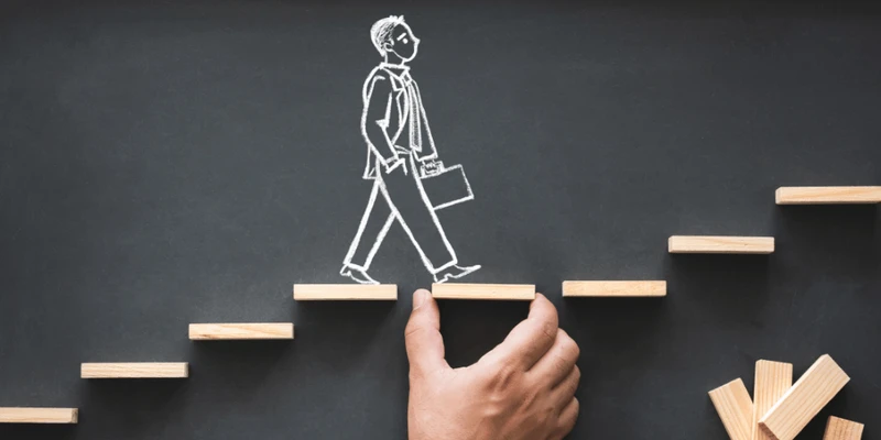 Como os cursos online auxiliam na transição de carreira?